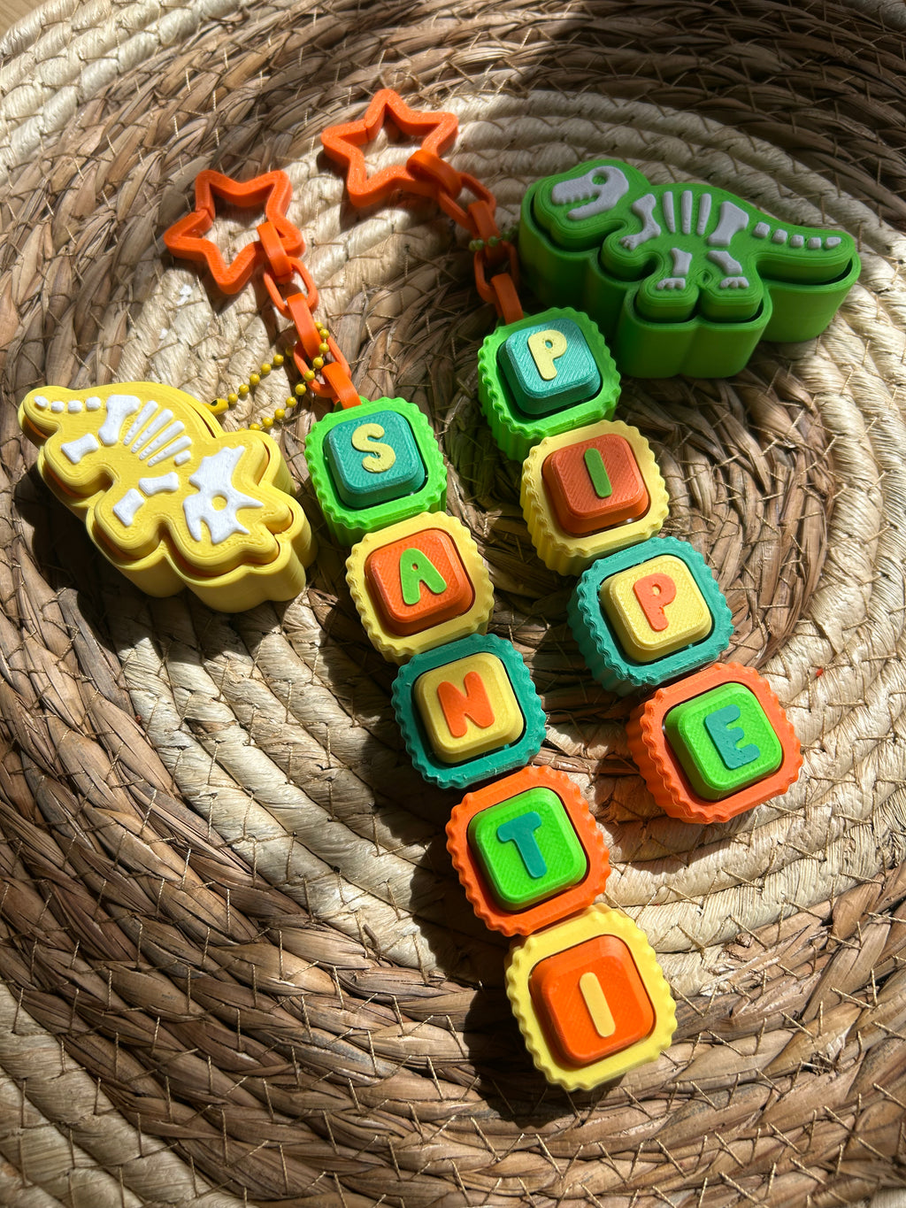 Llaveros articulados clickers personalizados + clicker grande temático